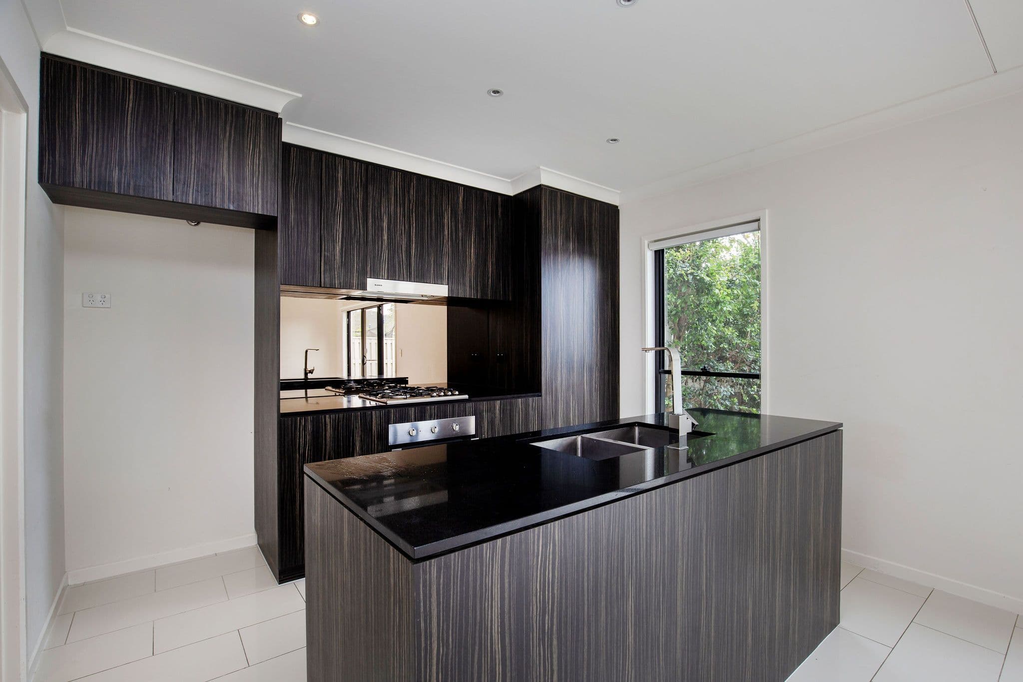 2A Mclachlan Avenue, Glenelg North SA 5045, Glenelg North - Thumbnail 2