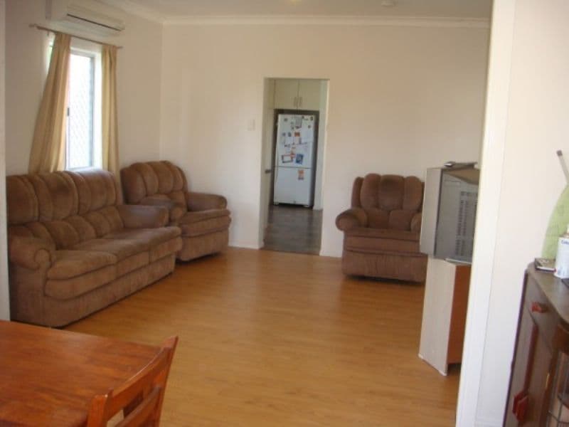 20  Heeney Street, CHINCHILLA QLD 4413, Chinchilla - Thumbnail 2