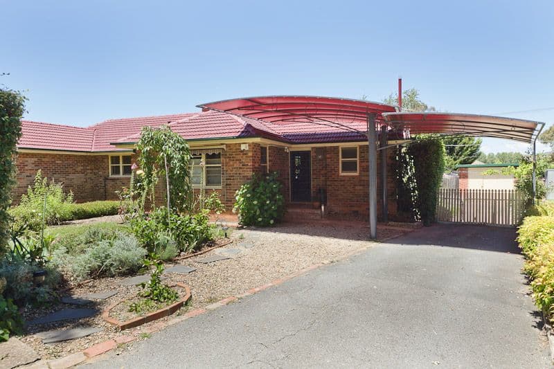 64 Warramoo Crescent, NARRABUNDAH ACT 2604, Narrabundah - Thumbnail 2
