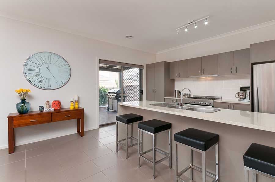 10 Clarendon Avenue, CRAIGIEBURN VIC 3064, Craigieburn - Thumbnail 3