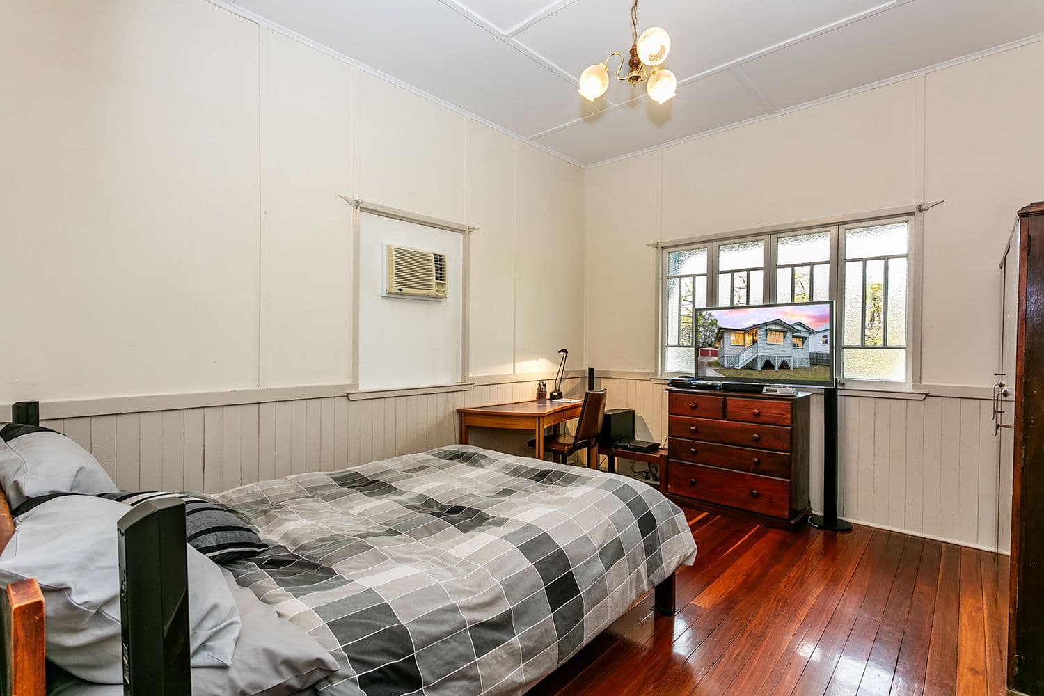 24 Laughlin Street, Kingston QLD 4114, Kingston - Thumbnail 4