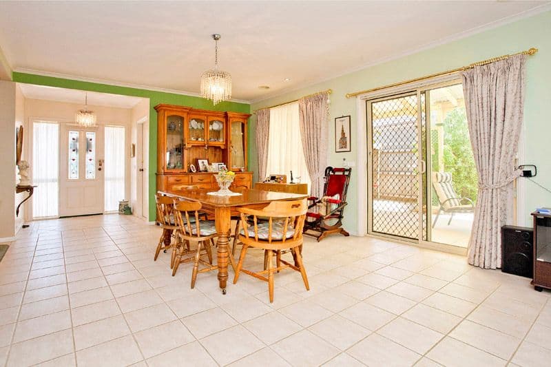 32 Burgundy Drive, WAURN PONDS VIC 3216, Waurn Ponds - Thumbnail 2