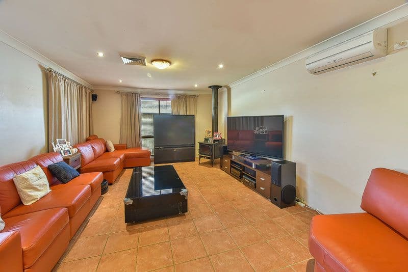 2 Bottlebrush Avenue, Casula NSW 2170, Casula - Thumbnail 5
