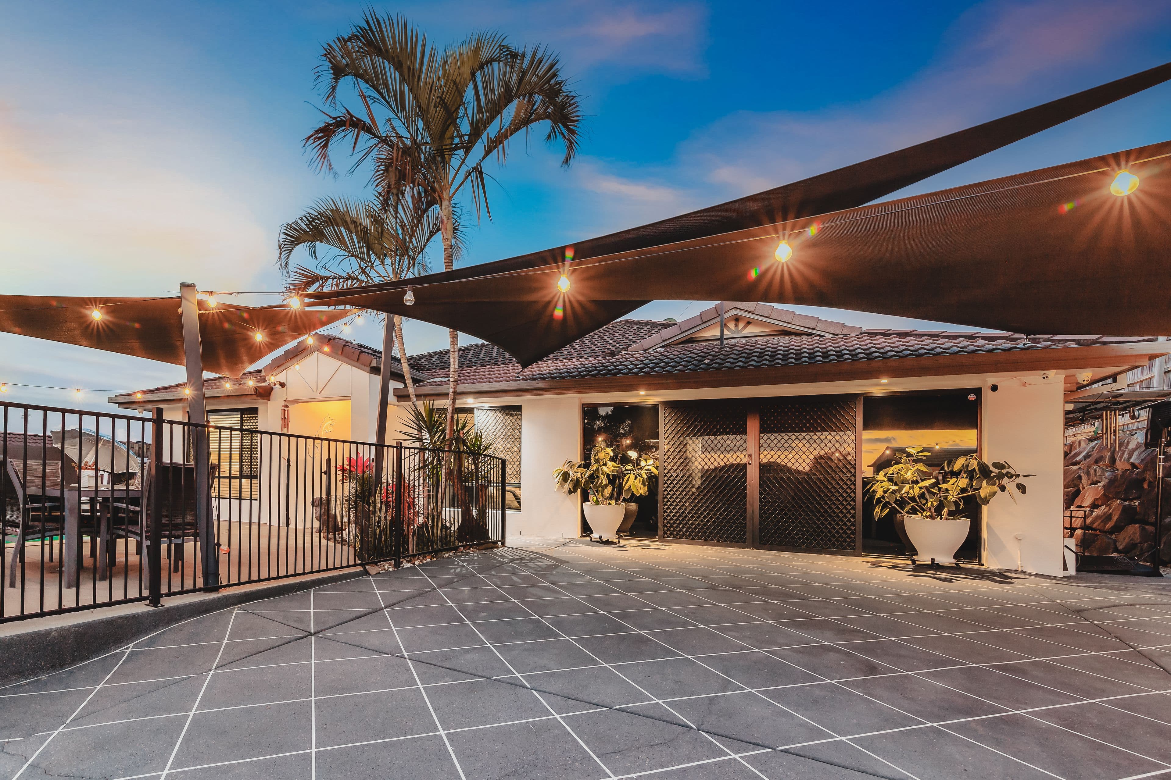 8 Tawanga Close, Pacific Pines QLD 4211, Pacific Pines - Thumbnail 2