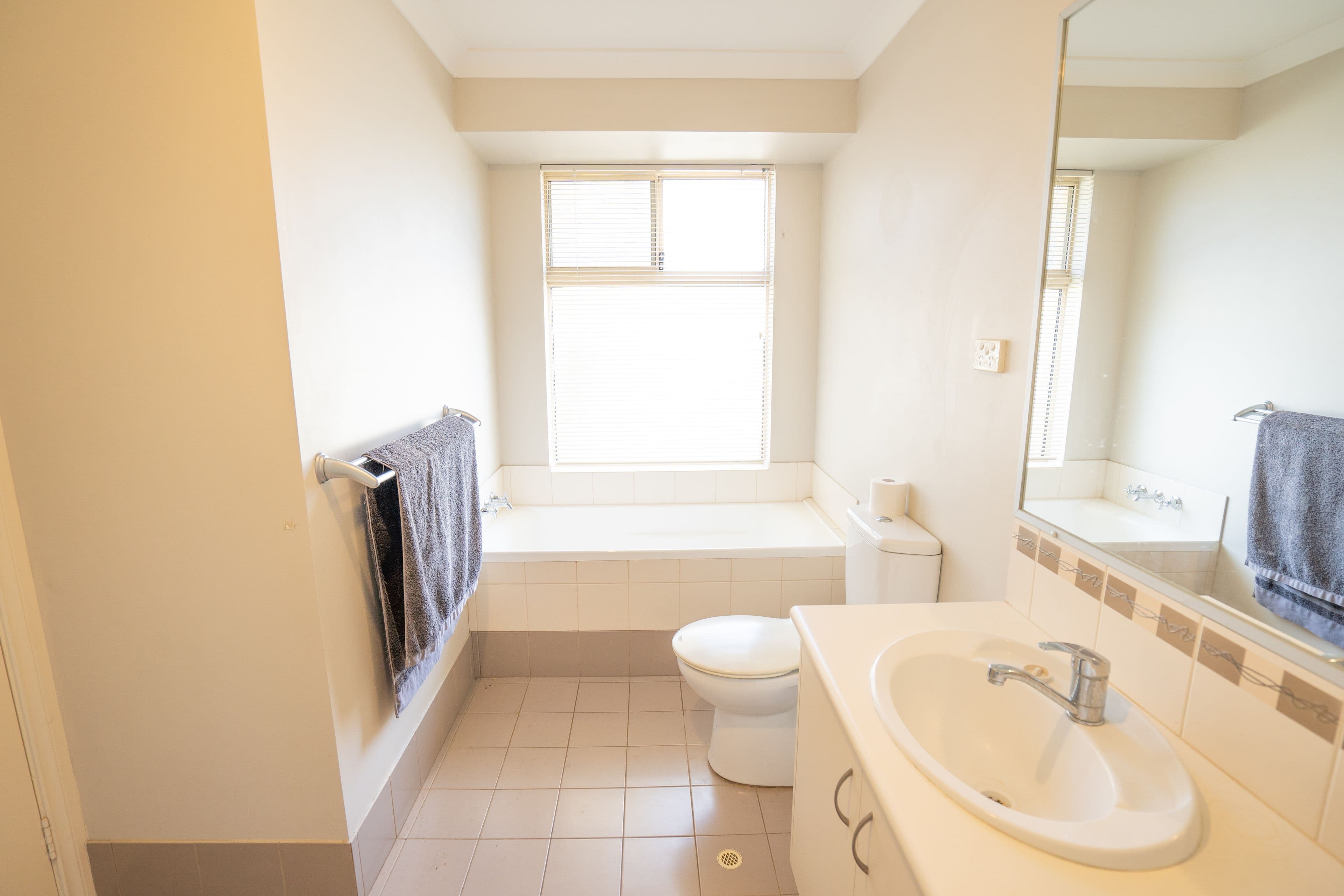 48 Katoomba Street, Orana WA 6330, Orana - Thumbnail 6