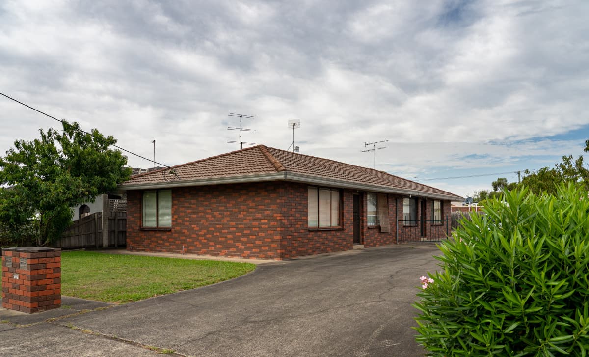 1 & 2 / 20 Spring Court, Morwell VIC 3840, Morwell - Thumbnail 2