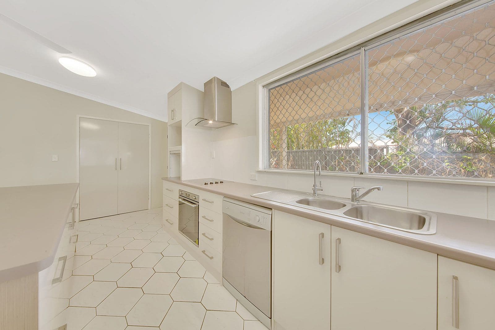 7 Allunga Drive, Glen Eden QLD 4680, Glen Eden - Thumbnail 6