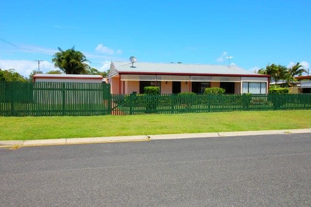 18 Alpinia Avenue, BANKSIA BEACH QLD 4507, Banksia Beach - Thumbnail 2