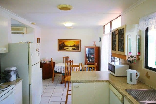 18 Alpinia Avenue, BANKSIA BEACH QLD 4507, Banksia Beach - Thumbnail 7