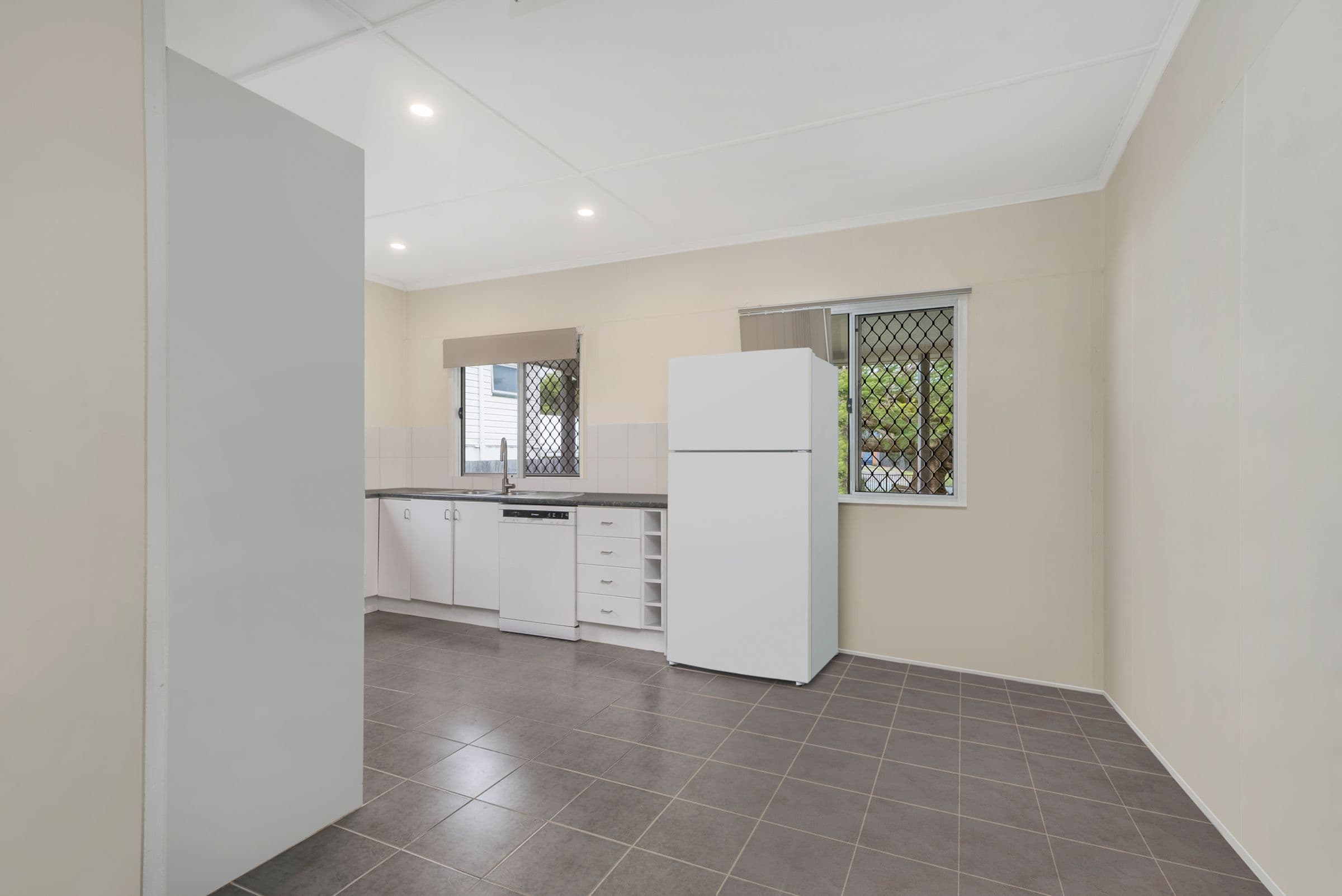 23 Crawford Street, Redcliffe QLD 4020, Redcliffe - Thumbnail 6