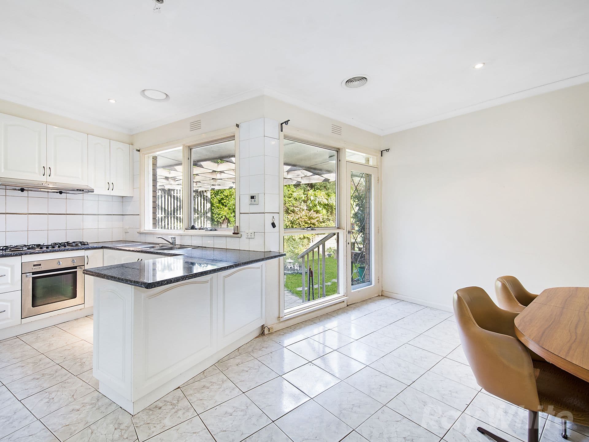 22 Stableford Avenue, Glen Waverley VIC 3150, Glen Waverley - Thumbnail 4