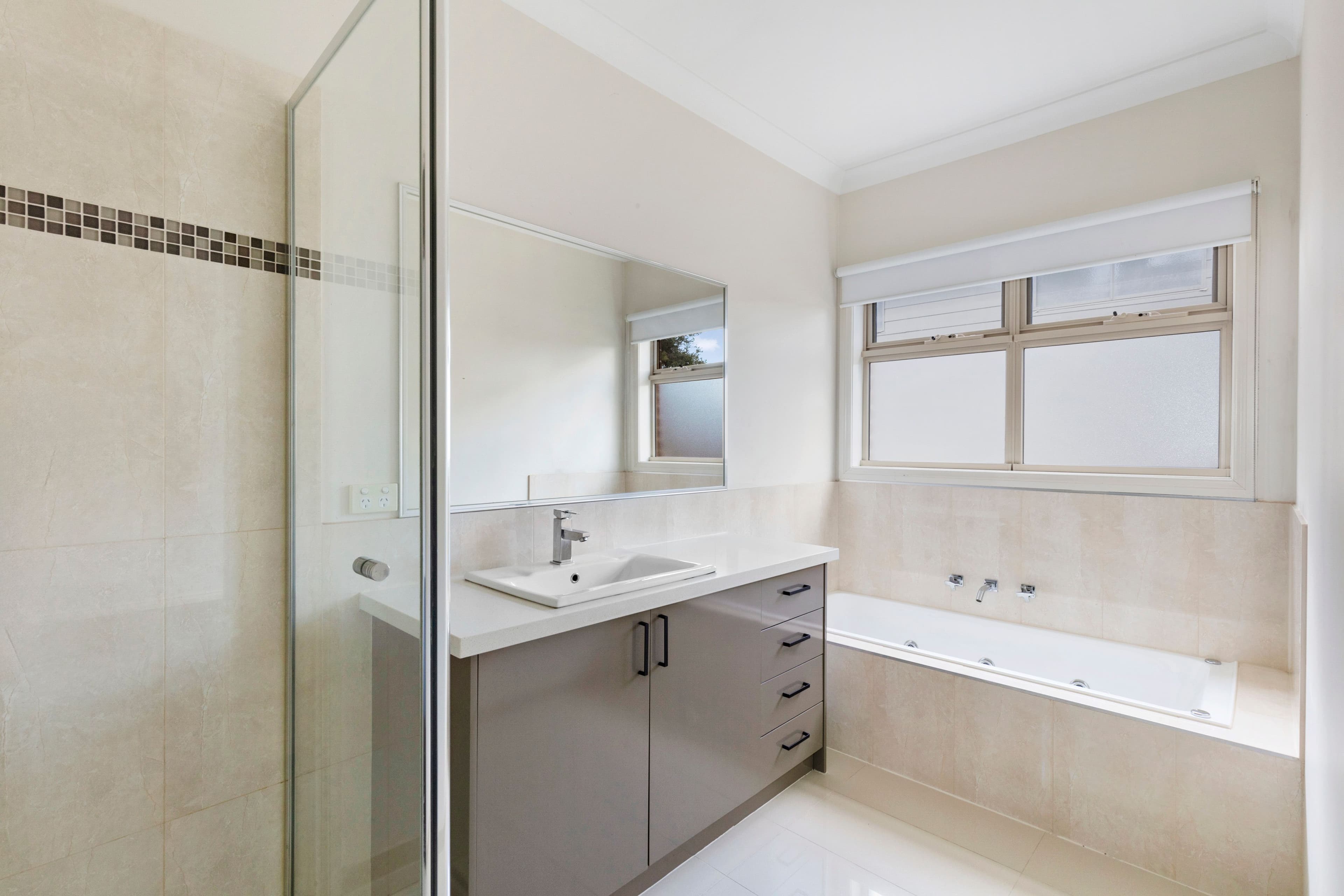 75 Greensborough Road, Macleod VIC 3085, Macleod - Thumbnail 4