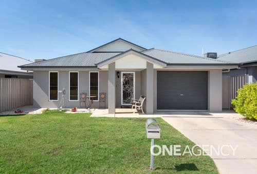 4/124 MIMA Street, Glenfield Park, Glenfield Park - Image 1