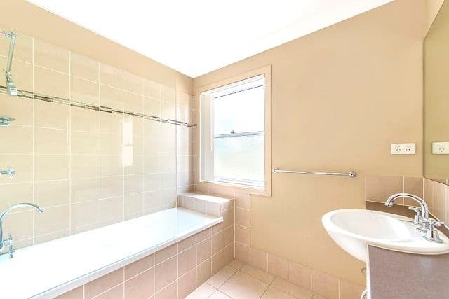 11 Seagreen Drive, COOMERA QLD 4209, Coomera - Thumbnail 4