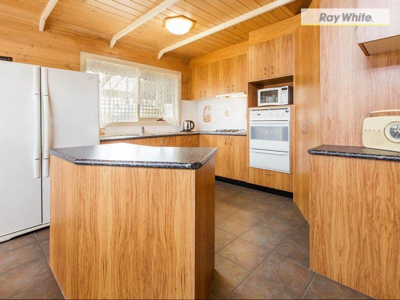 4 Burunda Road, Rosebud VIC 3939, Rosebud - Thumbnail 4