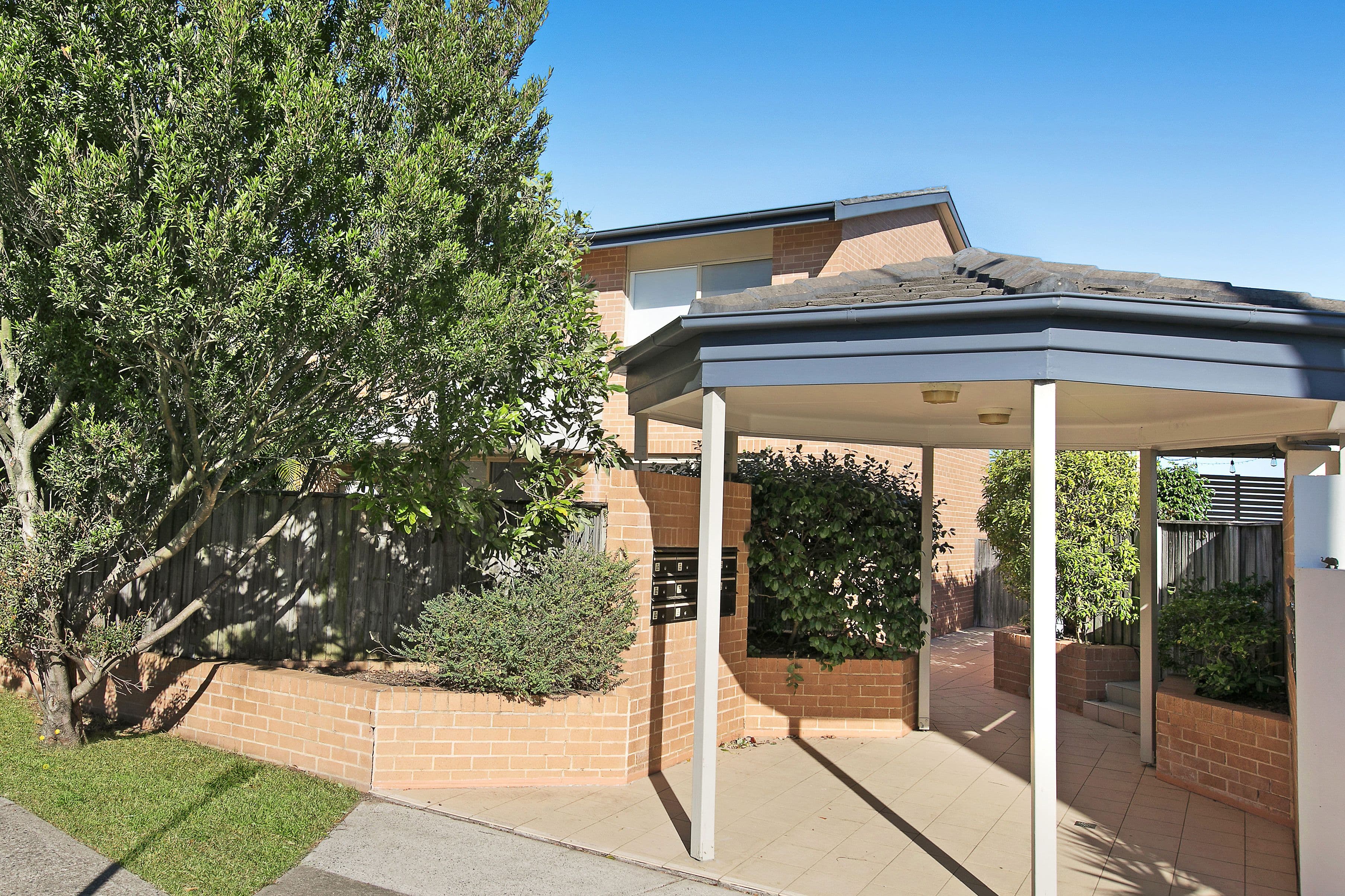 102 Lawrence Street, Freshwater - Thumbnail 5
