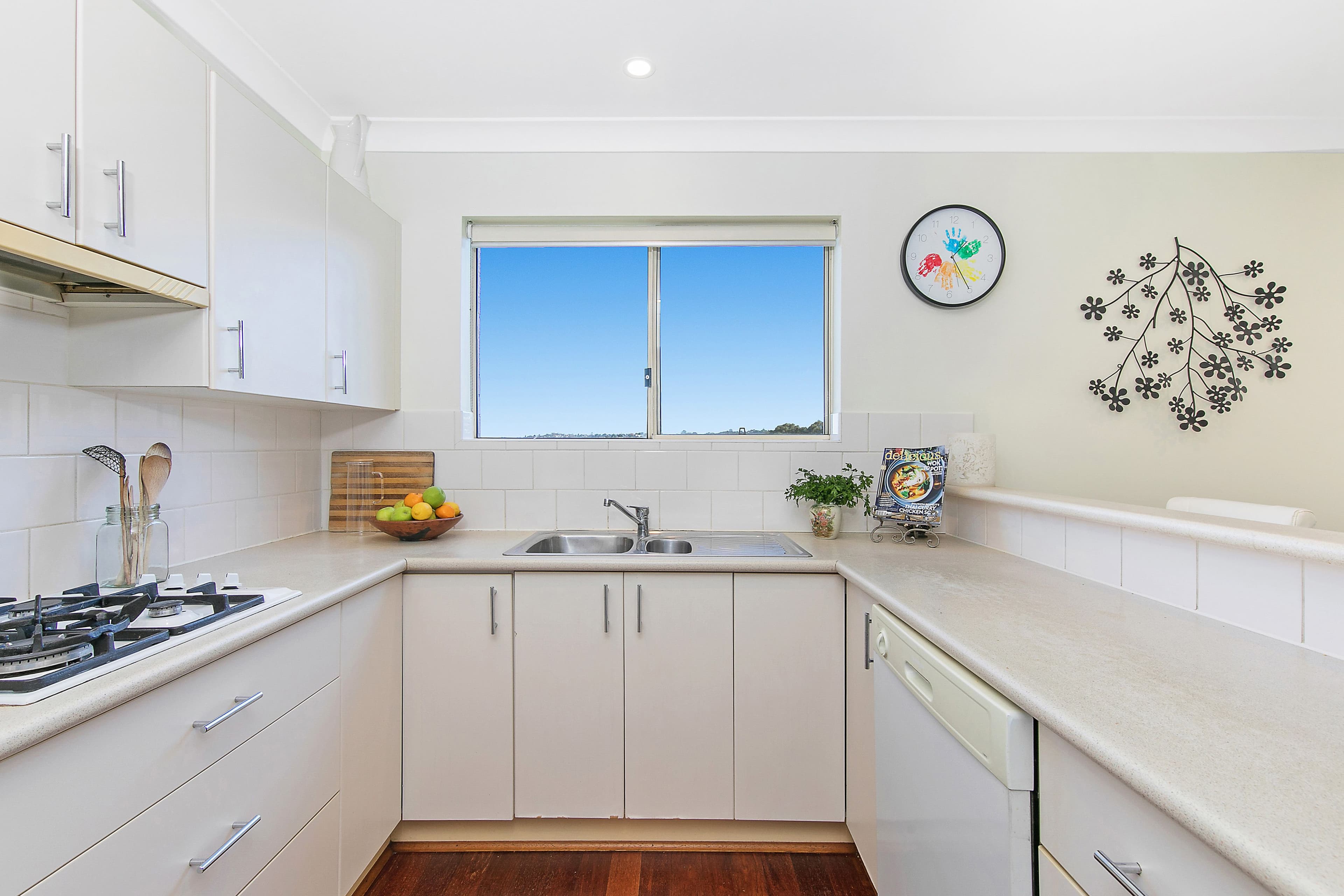 102 Lawrence Street, Freshwater - Thumbnail 6