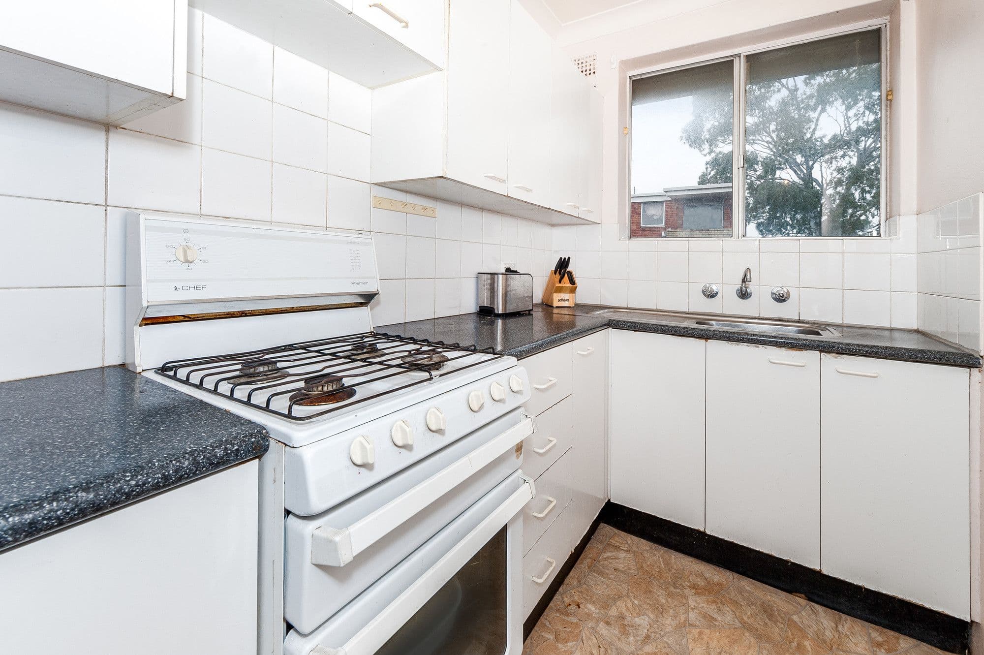 12 Evans Avenue, Eastlakes NSW 2018, Eastlakes - Thumbnail 2