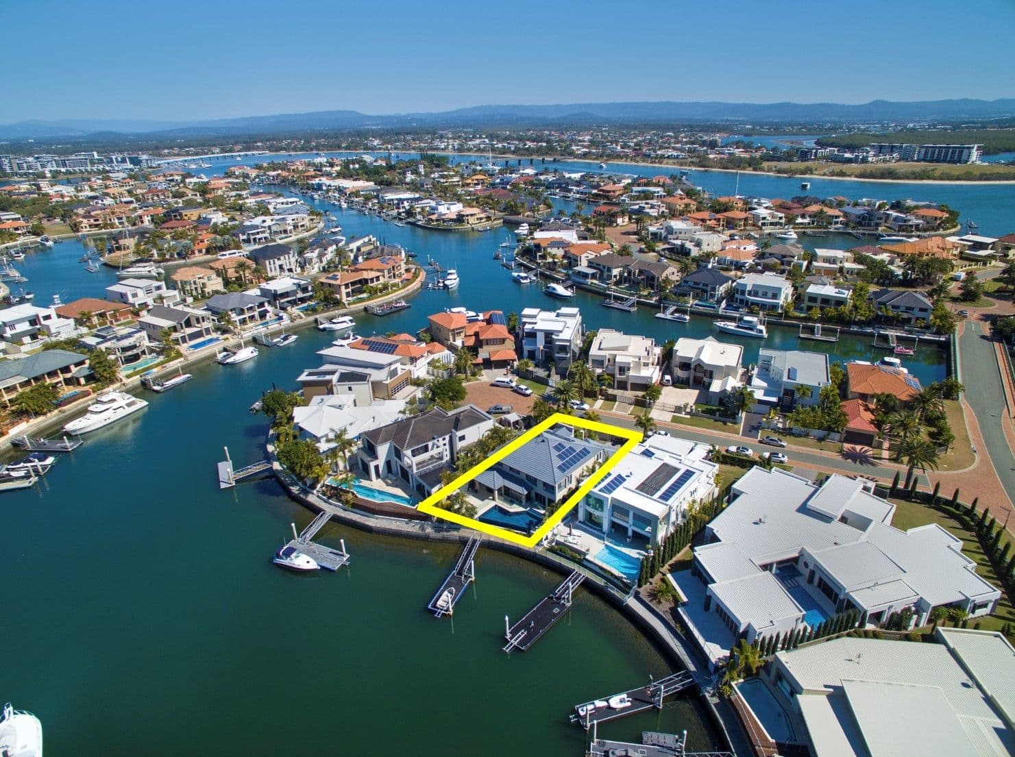 8 Kensington Mews, Sovereign Islands QLD 4216, Paradise Point - Thumbnail 7