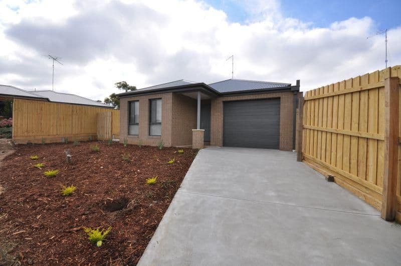 11 Glastonbury Close, BANNOCKBURN VIC 3331, Bannockburn - Image 1
