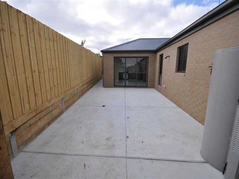 11 Glastonbury Close, BANNOCKBURN VIC 3331, Bannockburn - Thumbnail 3