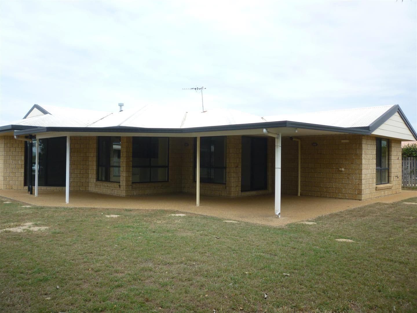 26 Gilmore Court, Gracemere QLD 4702, Gracemere - Thumbnail 2