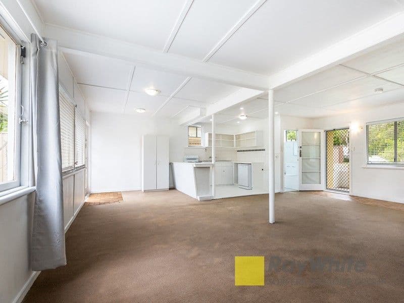 3 Oleander Avenue, Biggera Waters QLD 4216, Biggera Waters - Thumbnail 3