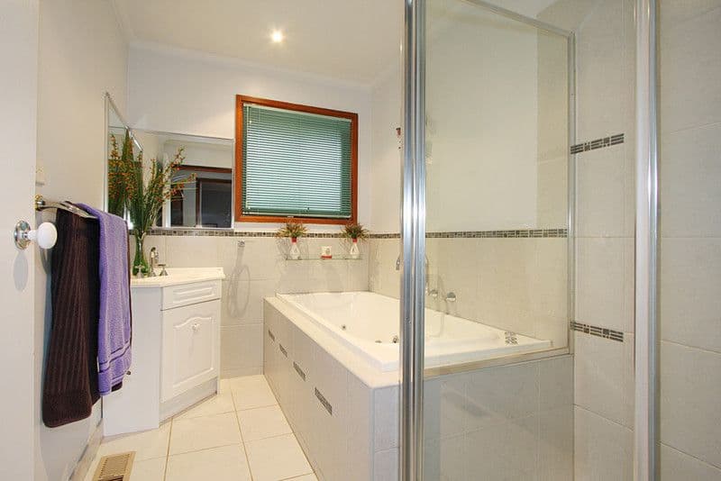 7 Waters Avenue, Upper Ferntree Gully VIC 3156, Upper Ferntree Gully - Thumbnail 2