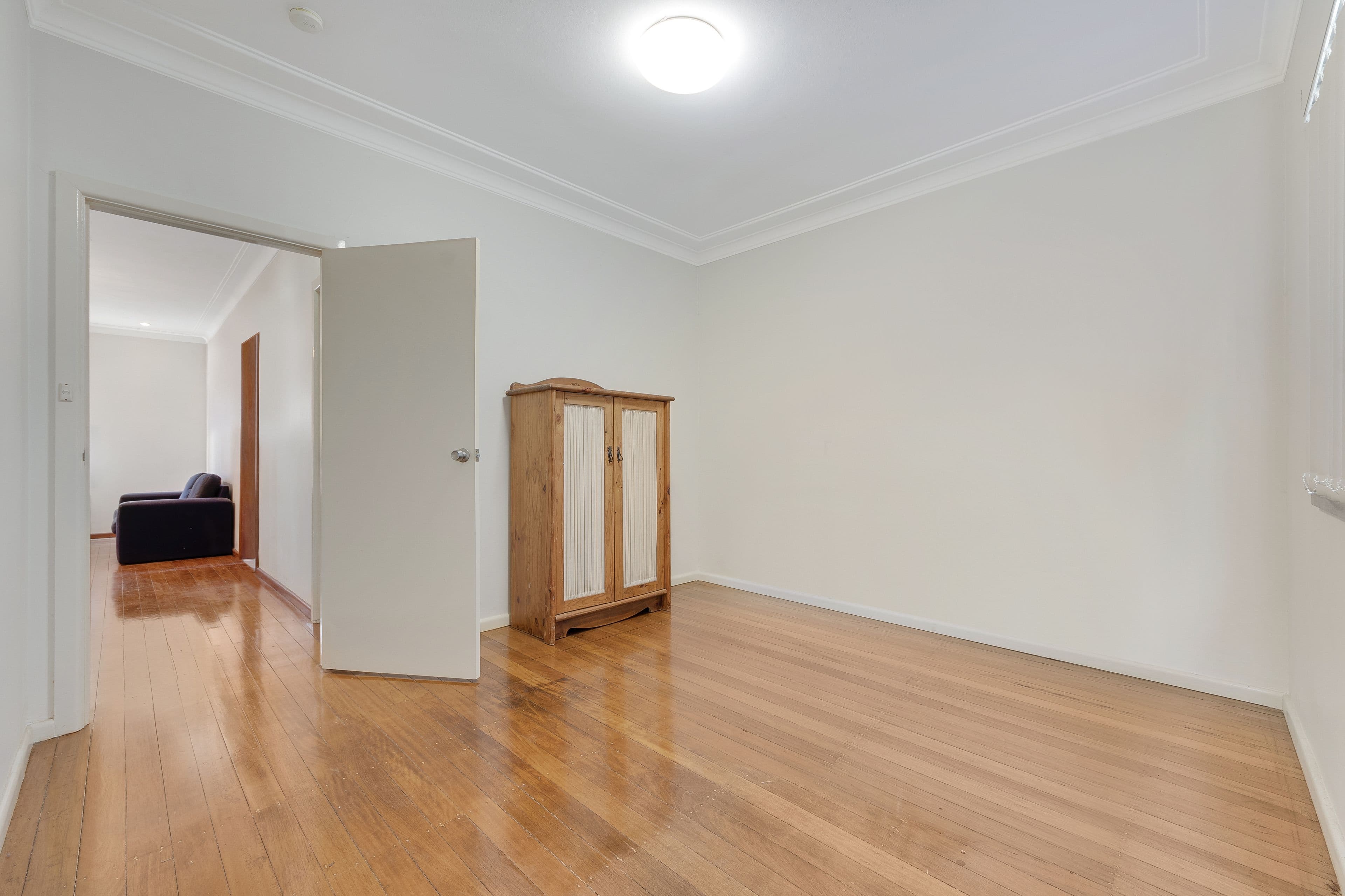 13 Cyprus Street, Macquarie Fields - Thumbnail 4