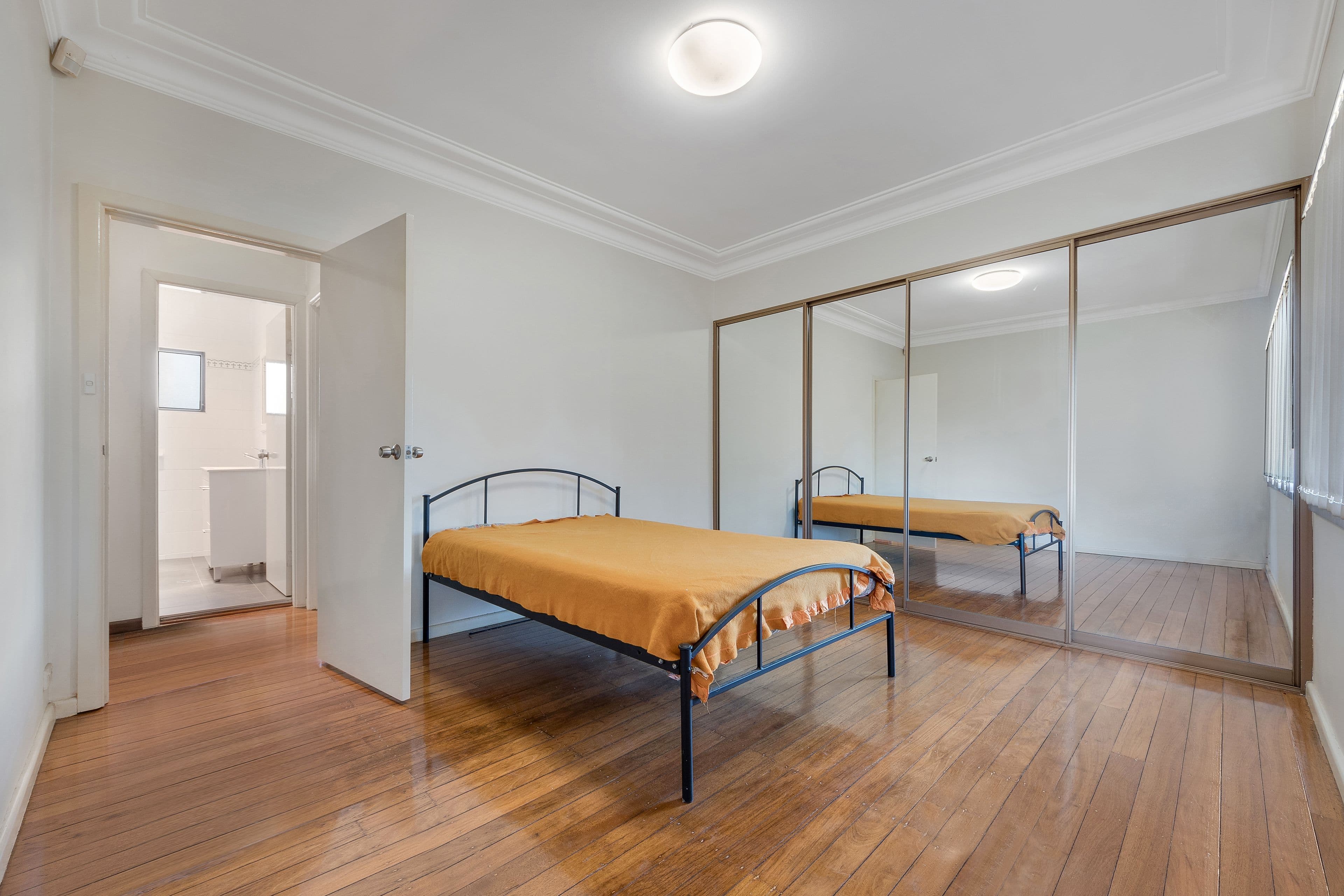 13 Cyprus Street, Macquarie Fields - Thumbnail 5