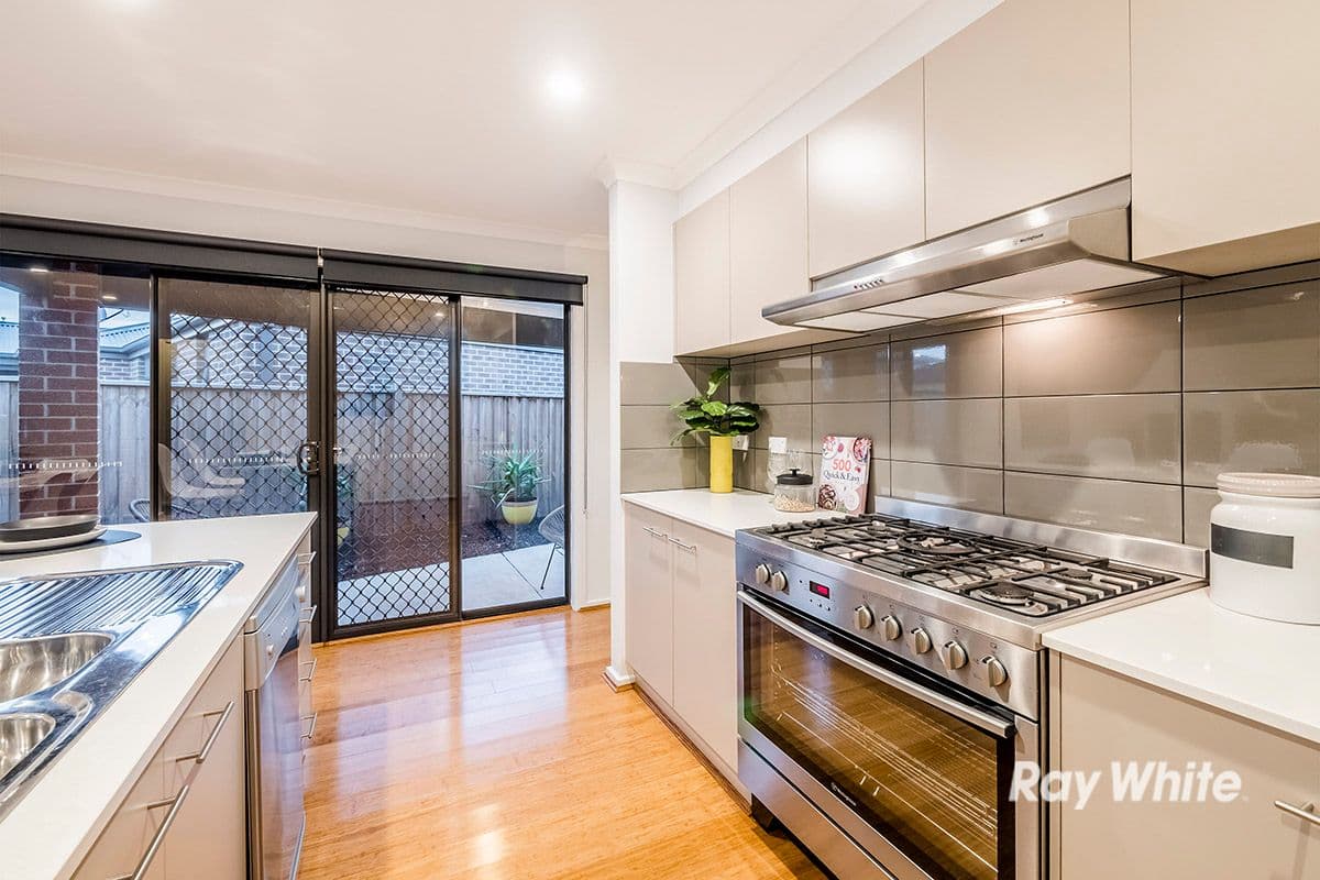 23 Campaspe Street, Clyde North VIC 3978, Clyde North - Thumbnail 2