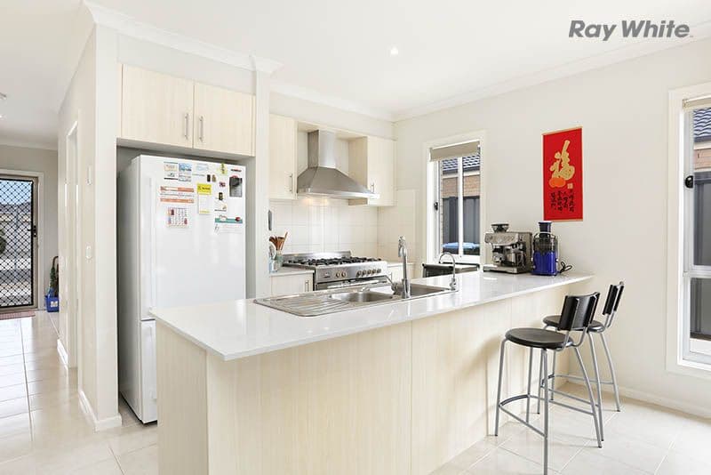 33 Bliss Street, Point Cook VIC 3030, Point Cook - Thumbnail 3