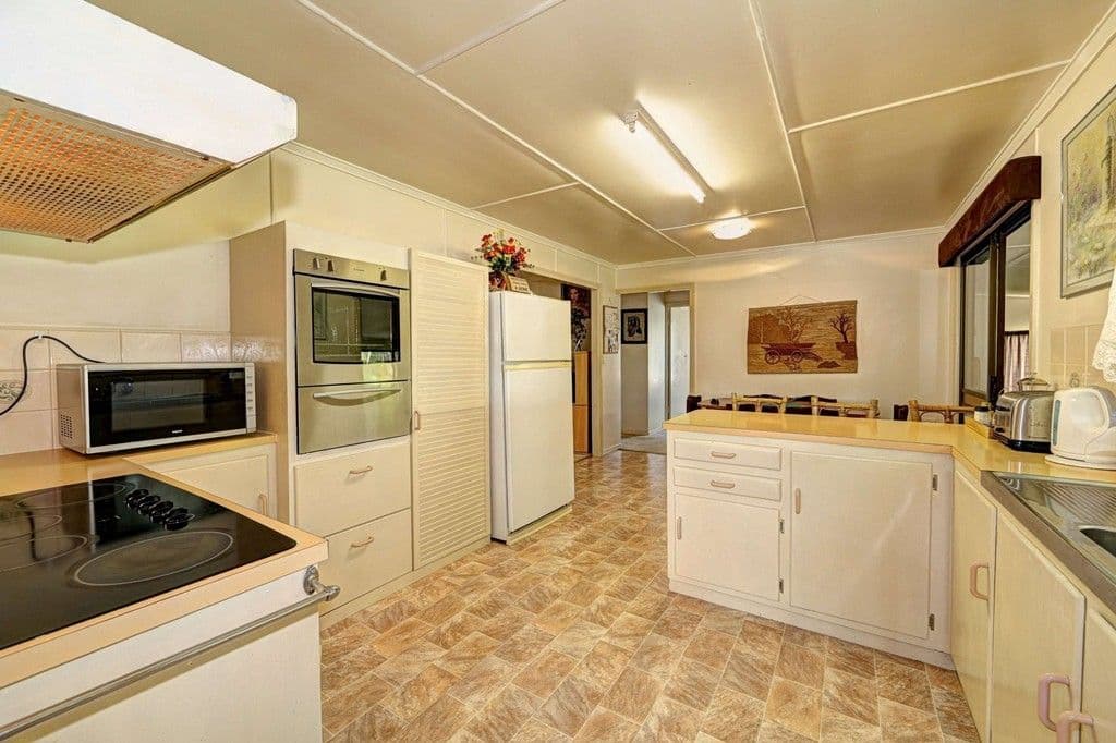 5 Moran Street, SVENSSON HEIGHTS QLD 4670, Svensson Heights - Thumbnail 5