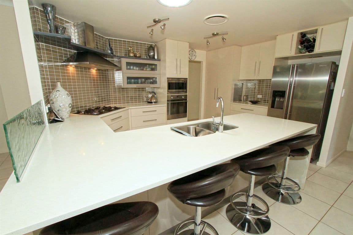 3 Wexford Court, ROCKYVIEW QLD 4701, Rockyview - Thumbnail 2