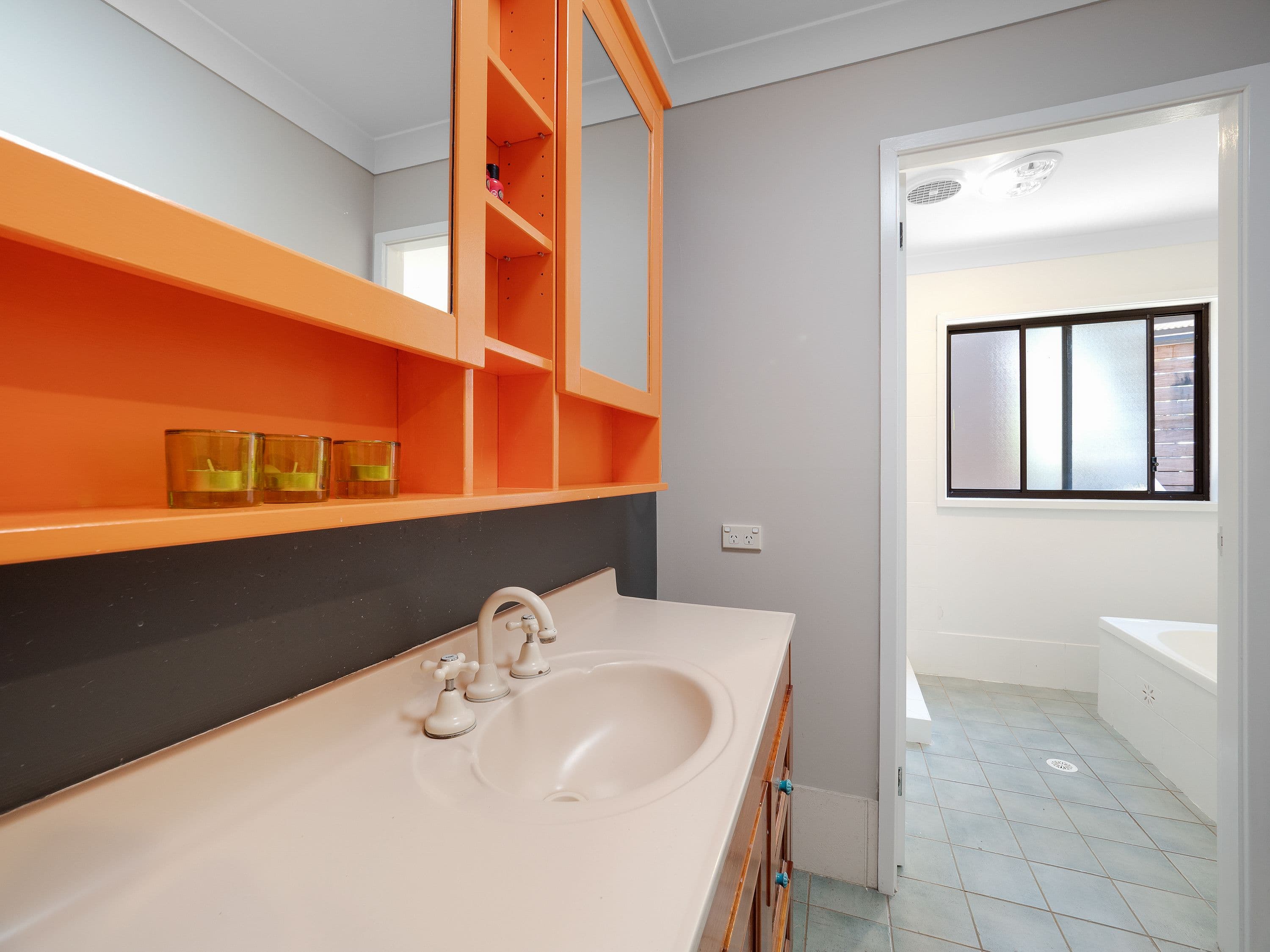 339 Lieutenant Bowen Drive, Bowen Mountain - Thumbnail 8