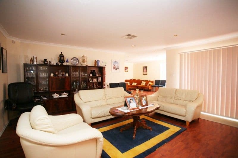 11 Wattlebird Crescent, GLENMORE PARK NSW 2745, Glenmore Park - Thumbnail 5