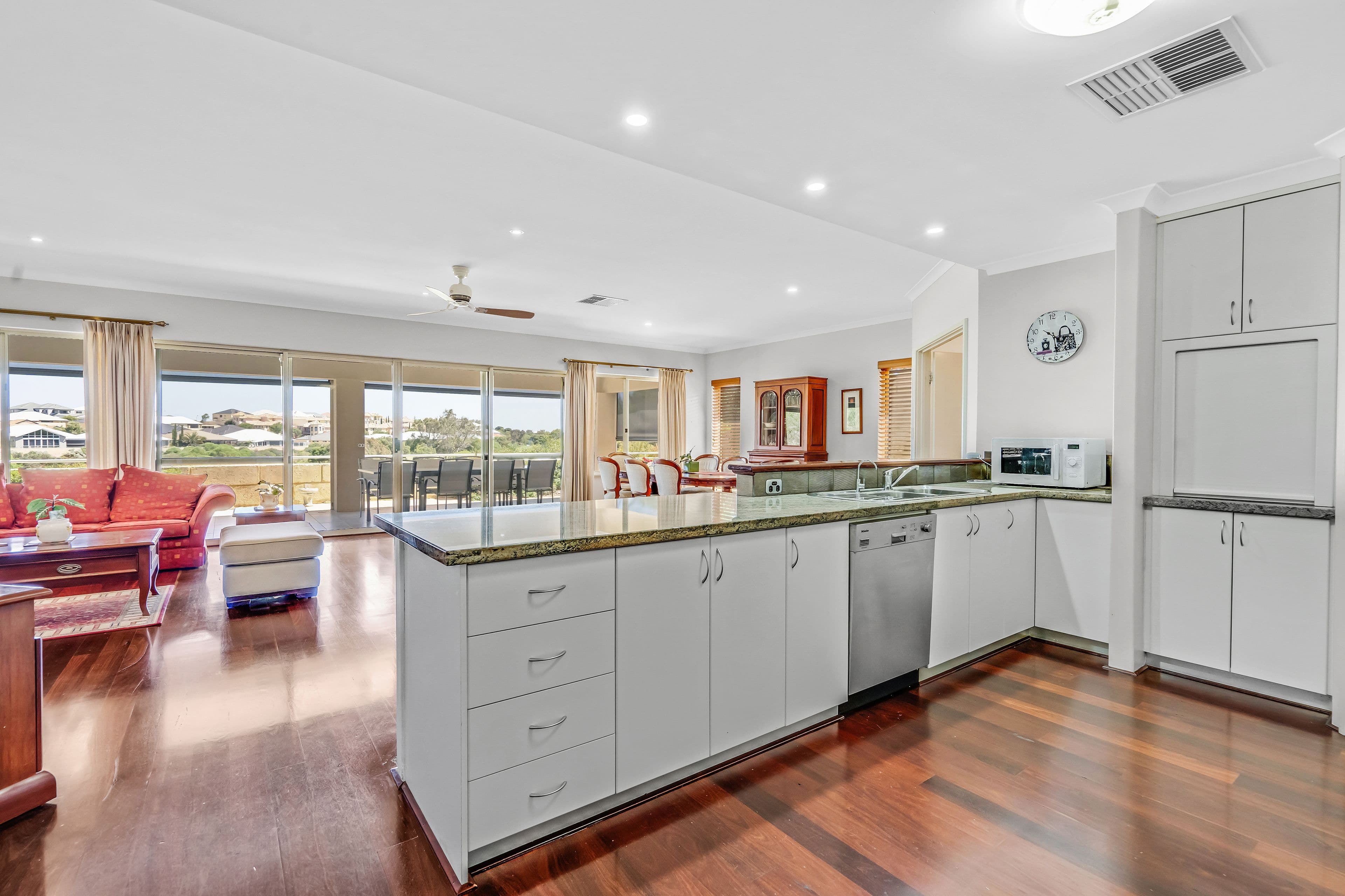 23 Lakeway Retreat, Dawesville WA 6211, Dawesville - Thumbnail 4