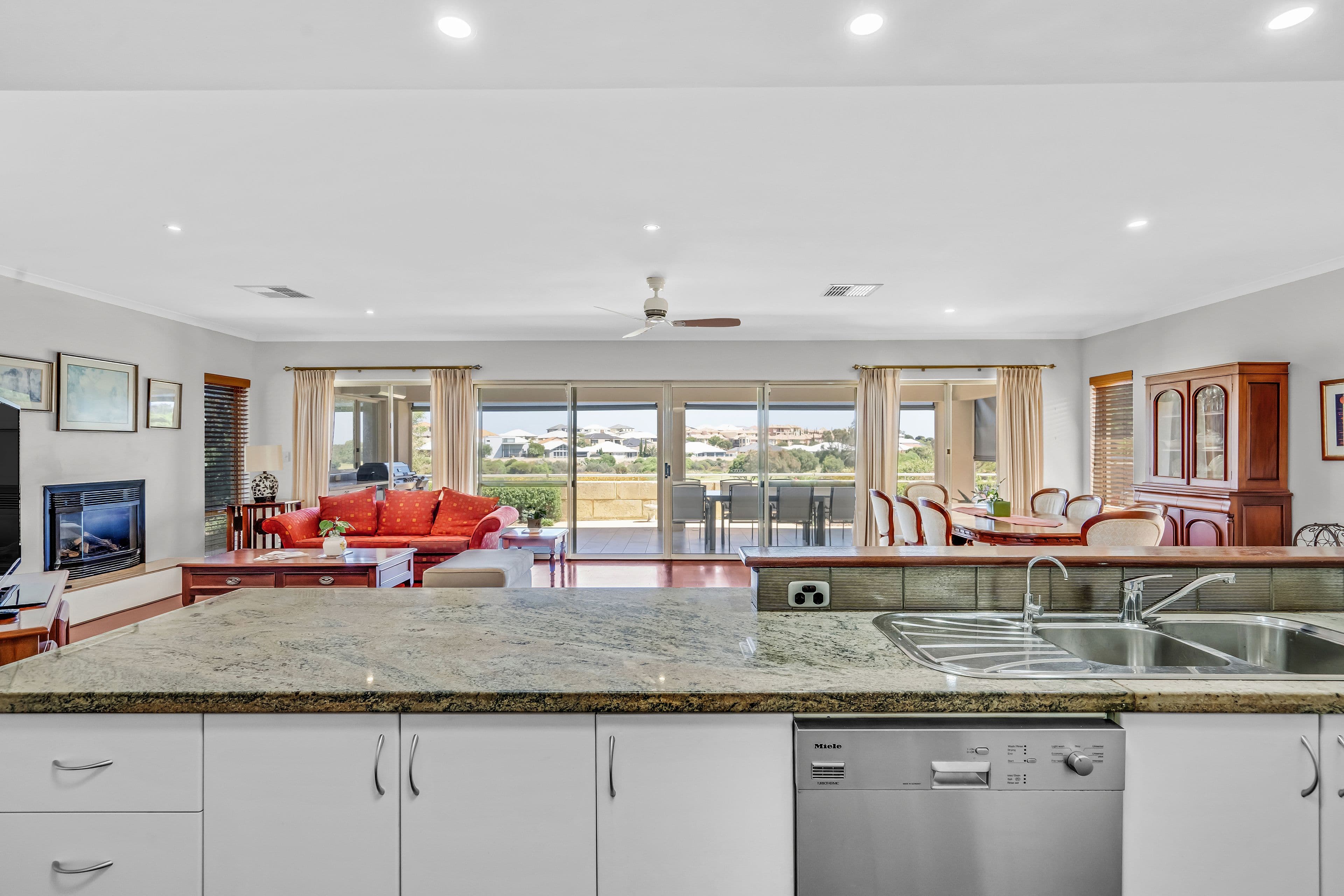 23 Lakeway Retreat, Dawesville WA 6211, Dawesville - Thumbnail 6