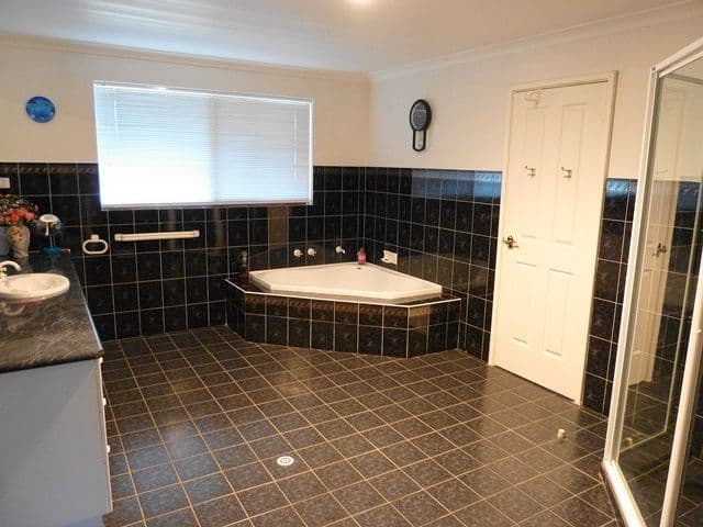 27 Tulloch Drive, Dongara WA 6525, Dongara - Thumbnail 4