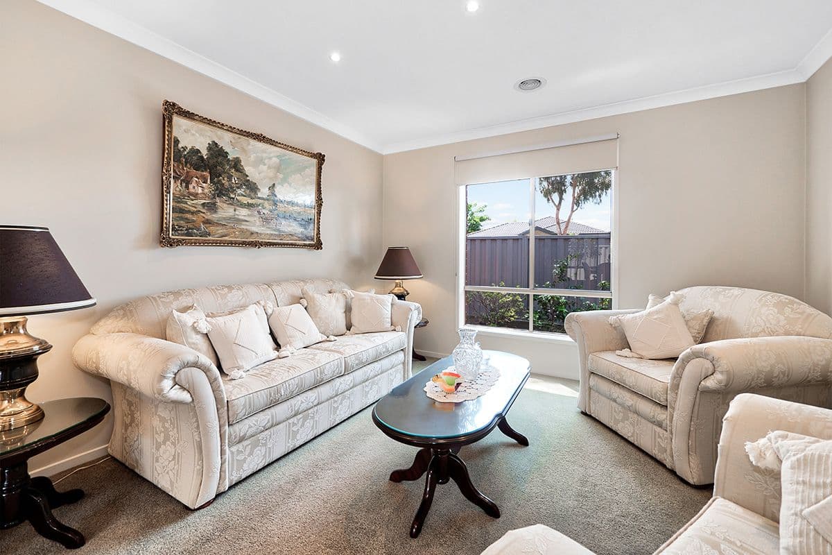 15 Foxhound Grove, Cranbourne East VIC 3977, Cranbourne East - Thumbnail 2