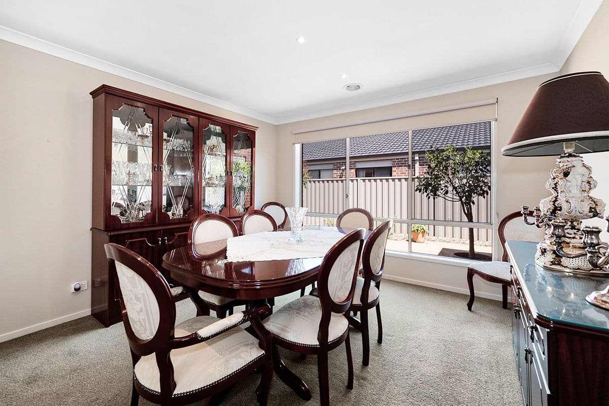 15 Foxhound Grove, Cranbourne East VIC 3977, Cranbourne East - Thumbnail 4