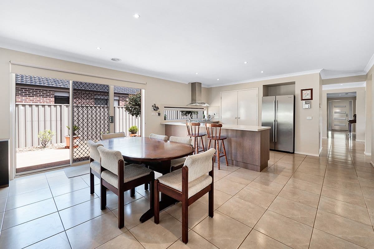 15 Foxhound Grove, Cranbourne East VIC 3977, Cranbourne East - Thumbnail 6