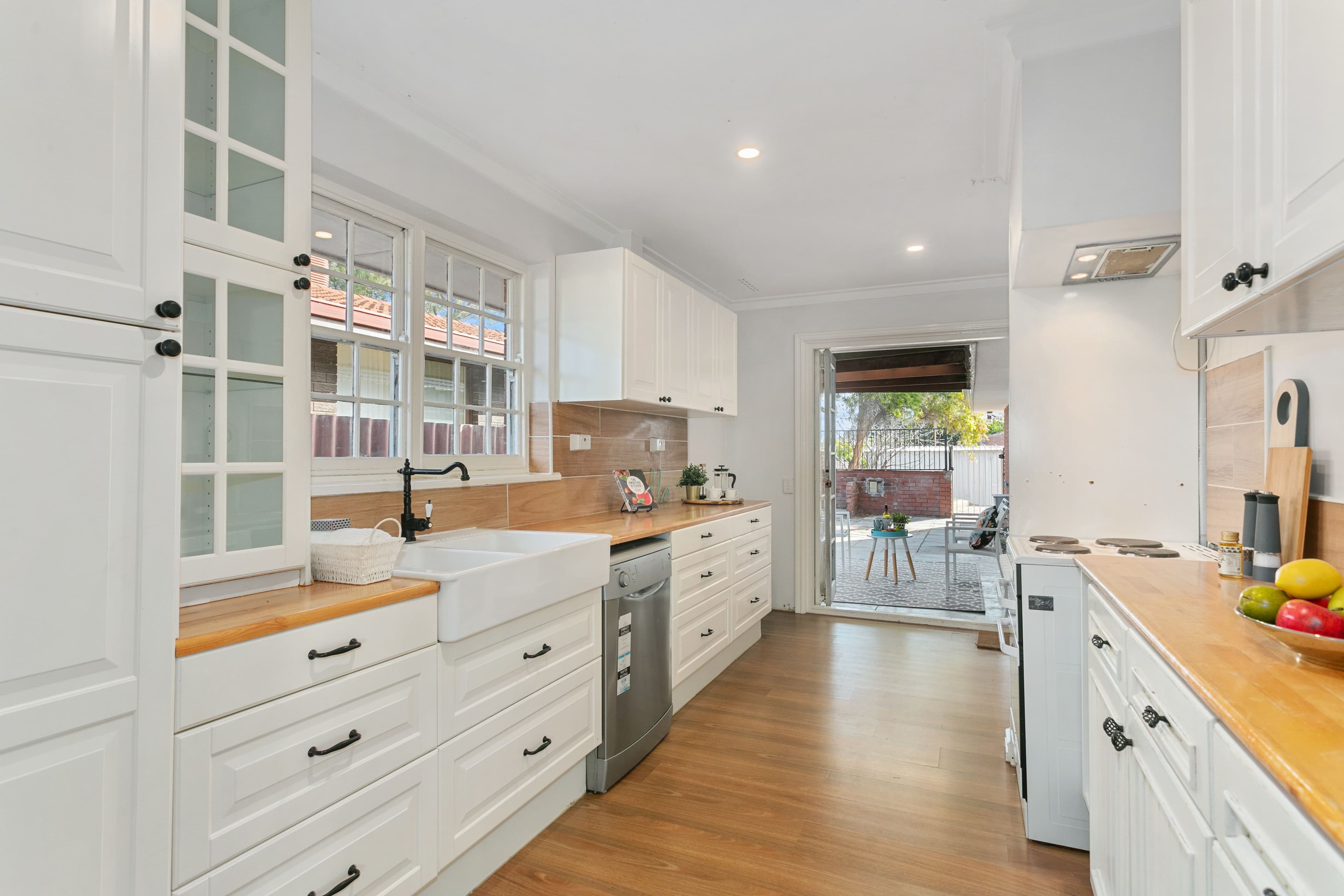 209 Bridgewater Drive, Kallaroo WA 6025, Kallaroo - Thumbnail 2