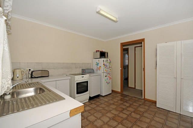 93 Rischbieth Crescent, GILMORE ACT 2905, Gilmore - Thumbnail 5
