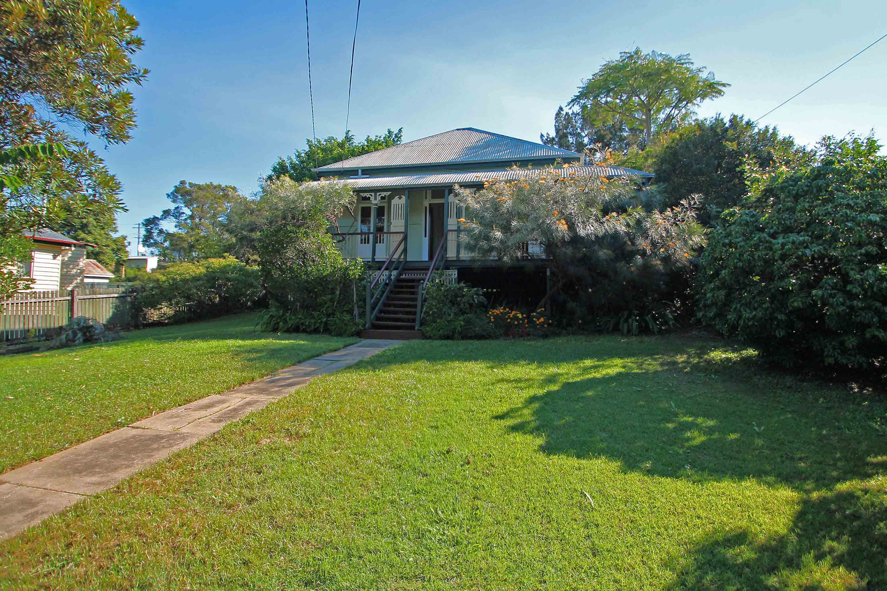 82 Pine Street, North Ipswich QLD 4305, North Ipswich - Thumbnail 2