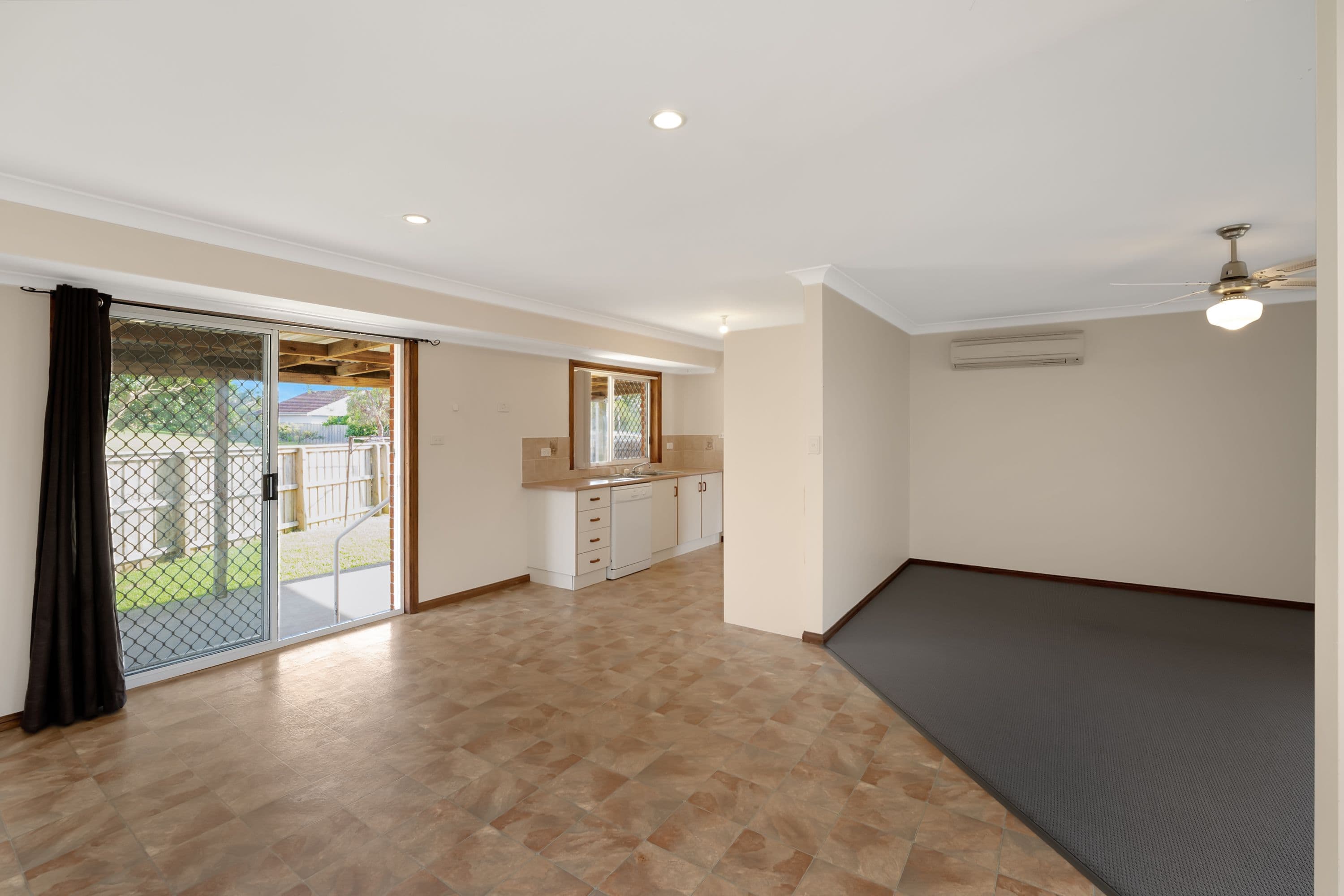 4B Coral Close, Old Bar NSW 2430, Old Bar - Thumbnail 2