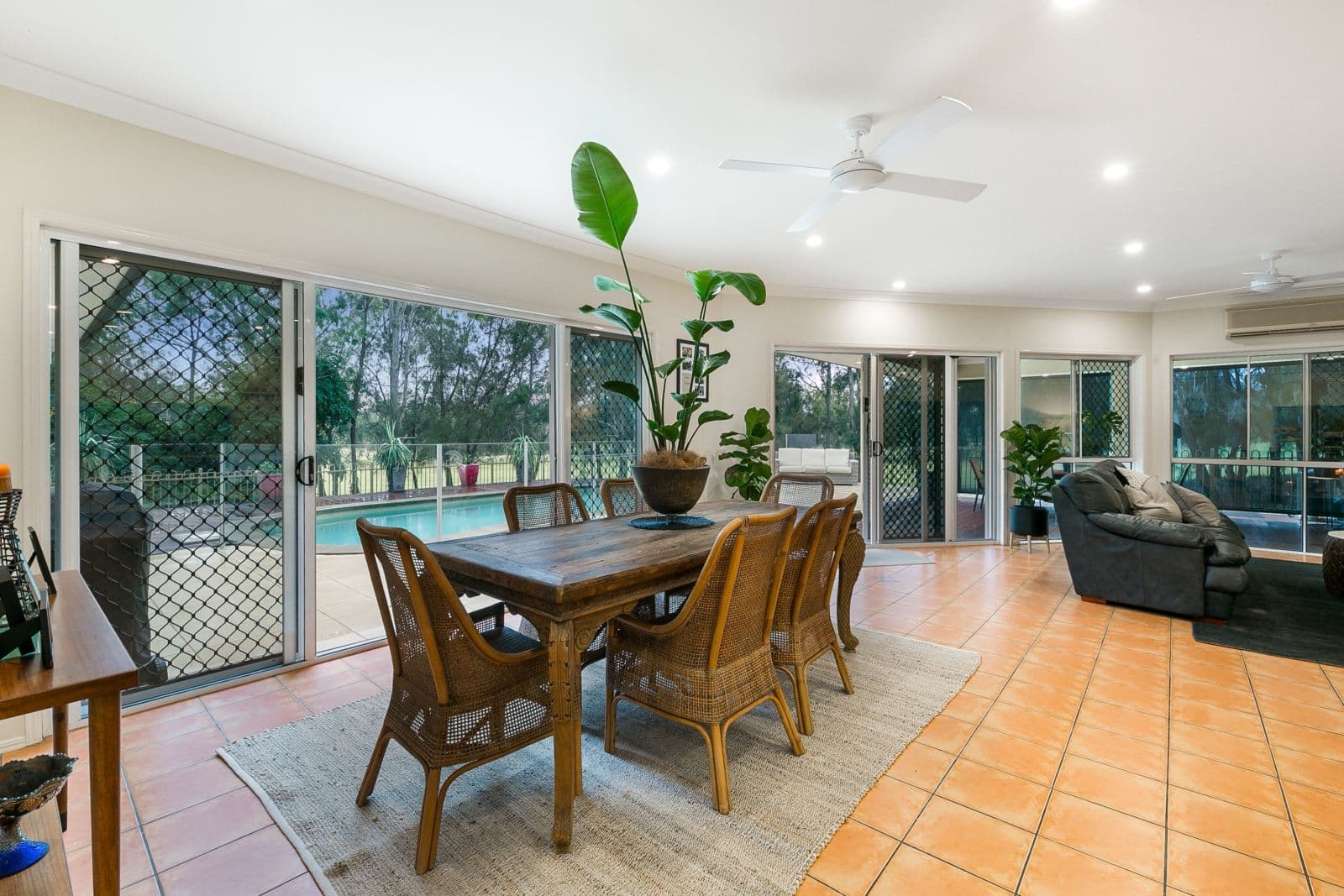 27 Pearson Close, Arundel QLD 4214, Arundel - Thumbnail 7