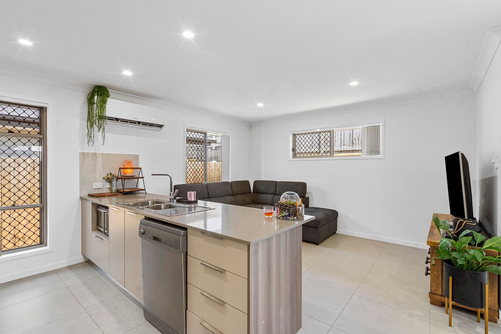 15 Dora Court, Logan Reserve QLD 4133, Logan Reserve - Thumbnail 3