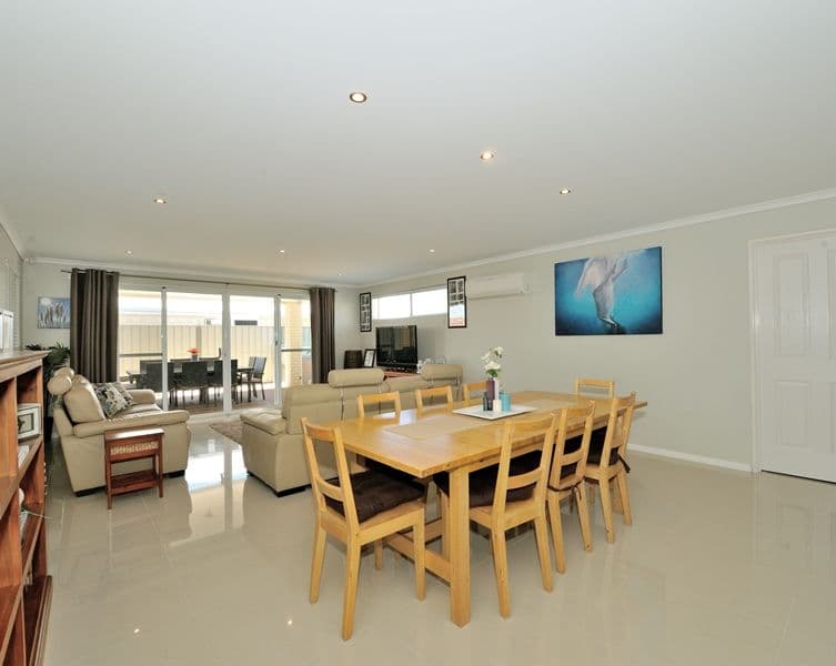 38 Pemberton Boulevard, BALDIVIS WA 6171, Baldivis - Thumbnail 2