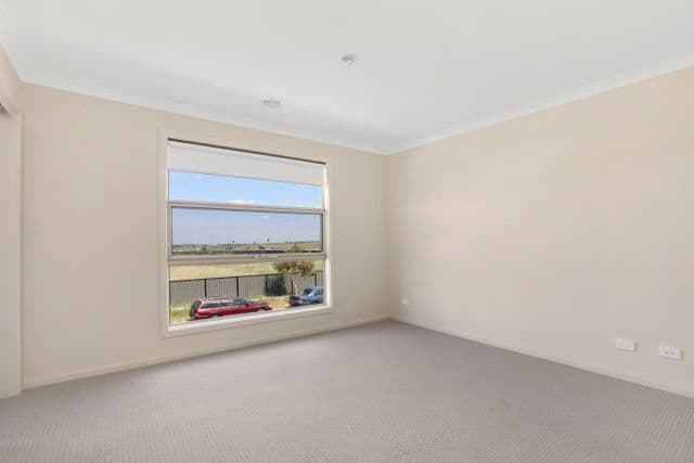 24 Villandry Street, Roxburgh Park VIC 3064, Roxburgh Park - Thumbnail 7